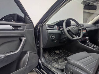 2023 Skoda Superb III Рестайлинг, чёрный, 1600000 рублей, вид 4