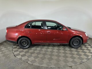2010 Volkswagen Jetta V, красный, 450000 рублей, вид 4
