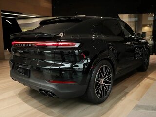 2025 Porsche Cayenne Coupé III Рестайлинг, чёрный, 16500000 рублей, вид 4