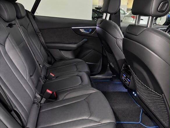 2019 Audi Q8 45 TDI I (4M), синий, 8000000 рублей - вид 5