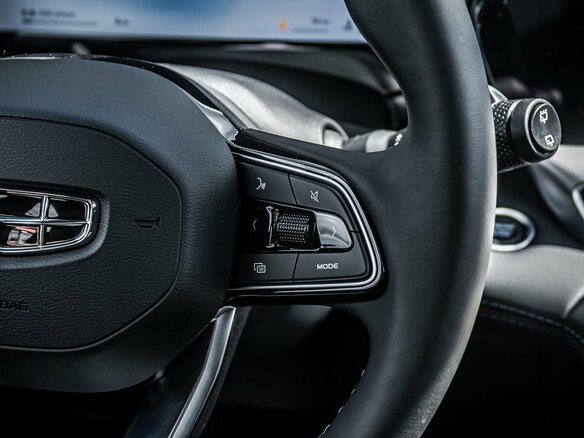 2026 Geely Monjaro I Рестайлинг, белый - вид 16