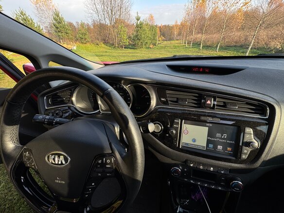 2017 Kia Ceed II Рестайлинг, красный, 1550000 рублей - вид 16