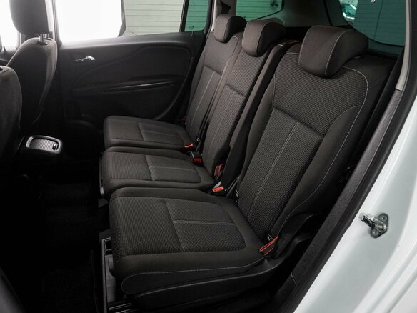 2017 Opel Zafira C Рестайлинг, белый, 1364000 рублей - вид 8