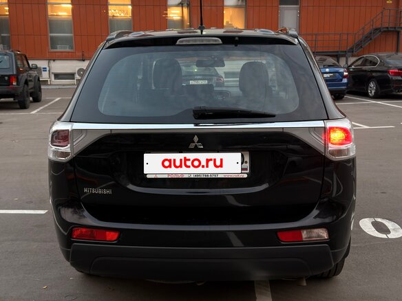 2013 Mitsubishi Outlander III, чёрный, 1300000 рублей - вид 2