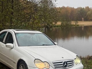 2003 Mercedes-Benz C-Класс 240 II (W203), белый, 500000 рублей, вид 2