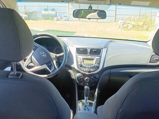 2013 Hyundai Solaris I, серый, 680000 рублей, вид 4