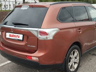 2012 Mitsubishi Outlander III, коричневый, 1350000 рублей, вид 3