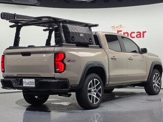 2024 Chevrolet Colorado III, коричневый, 6134217 рублей, вид 3