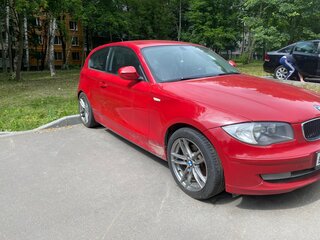 2010 BMW 1 серии 116i I (E81/E82/E87/E88) Рестайлинг, красный, 950000 рублей, вид 2