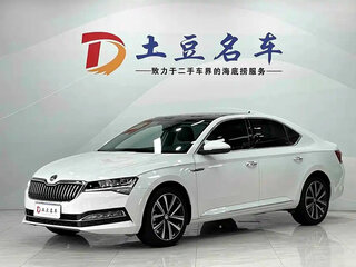 2023 Skoda Superb III Рестайлинг, белый, 1780000 рублей, вид 1