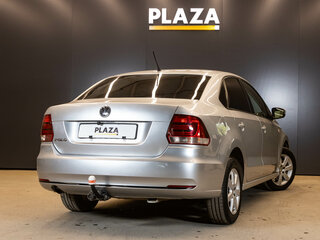 2016 Volkswagen Polo V Рестайлинг, серебристый, 750000 рублей, вид 4