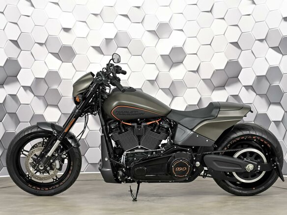 2018 Harley-Davidson FXDR 114, серый, 1949000 рублей - вид 3