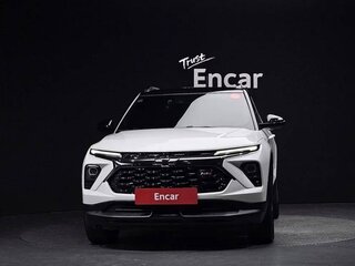 2023 Chevrolet TrailBlazer III Рестайлинг, белый, 1250666 рублей, вид 2