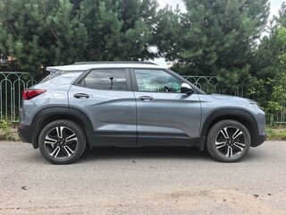 2021 Chevrolet TrailBlazer III, серый, 2150000 рублей, вид 2