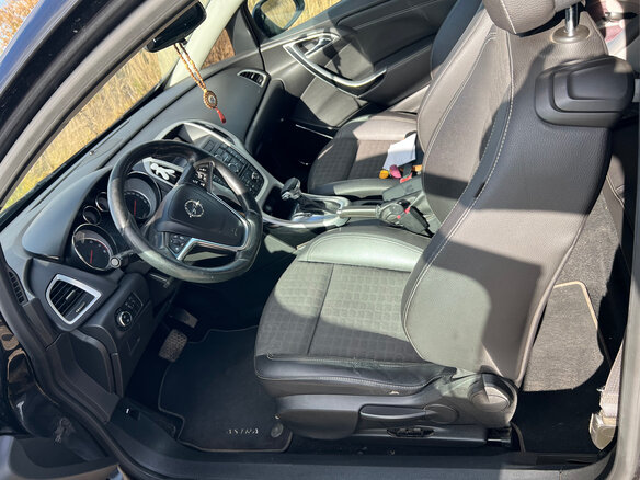 2012 Opel Astra GTC J Рестайлинг, чёрный, 730000 рублей - вид 14