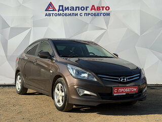 2016 Hyundai Solaris I Рестайлинг, коричневый, 940000 рублей, вид 3