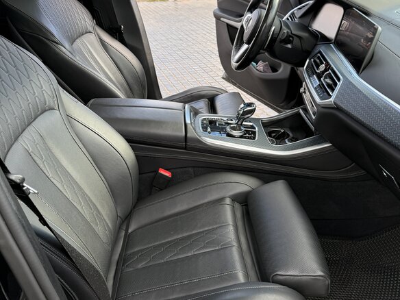 2020 BMW X5 30d IV (G05/G18), чёрный, 7990000 рублей - вид 6