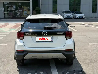 2022 Toyota Yaris IV, белый, 1000006 рублей, вид 5