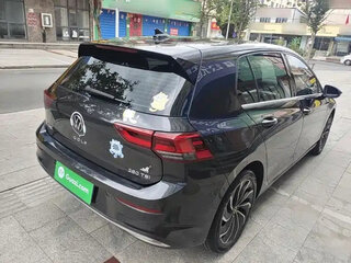 2023 Volkswagen Golf VIII, чёрный, 1680004 рублей, вид 4
