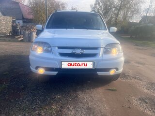 2012 Chevrolet Niva I Рестайлинг, белый, 750000 рублей, вид 3