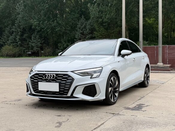 2023 Audi A3 35 TFSI Long IV (8Y), белый, 2090000 рублей