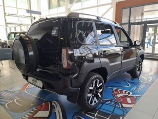 2026 Lada (ВАЗ) Niva Travel I Рестайлинг, чёрный, 1832900 рублей, вид 5