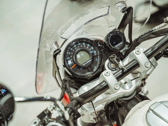 2026 Royal Enfield Super Meteor, красный, 792000 рублей - вид 16