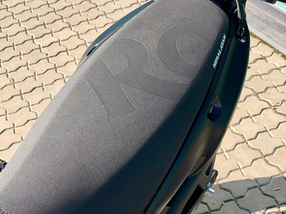 2026 Royal Enfield Himalayan, чёрный, 620000 рублей - вид 11