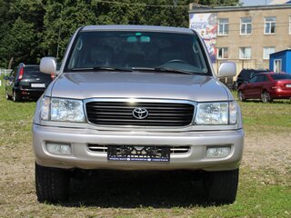 2002 Toyota Land Cruiser 100 Series Рестайлинг 1, серебристый, 1650000 рублей, вид 2