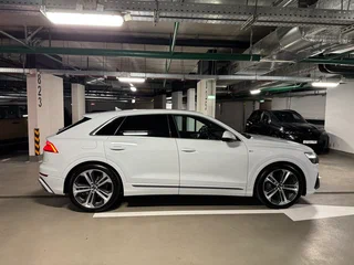 2020 Audi Q8 50 TDI I (4M), белый, 6250000 рублей, вид 4