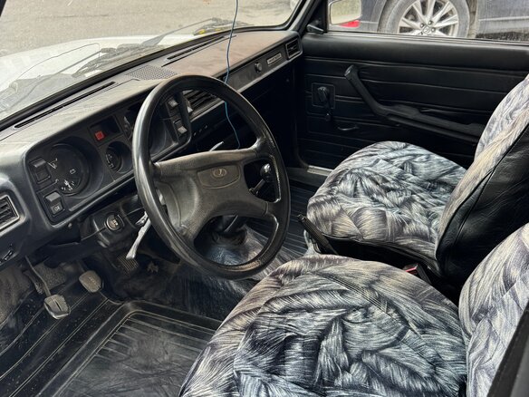 2000 Lada (ВАЗ) 2105, белый, 98000 рублей - вид 12