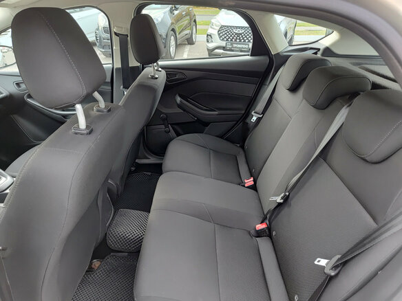 2017 Ford Focus III Рестайлинг, бежевый, 990000 рублей - вид 11