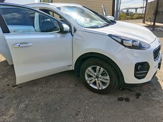 2017 Kia Sportage IV, белый, 1800000 рублей, вид 3