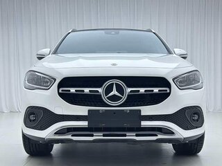 2022 Mercedes-Benz GLA 180 II (H247), белый, 2000000 рублей, вид 2