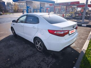 2013 Kia Rio III, белый, 725000 рублей, вид 3