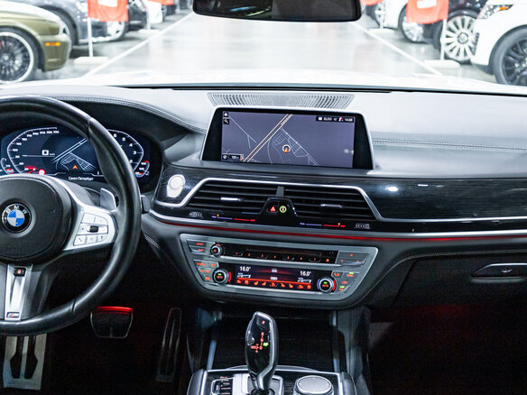 2021 BMW 7 серии 730d xDrive VI (G11/G12) Рестайлинг, белый, 5879700 рублей - вид 16