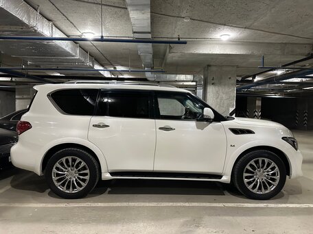 2015 Infiniti QX80 I Рестайлинг, белый, 3600000 рублей, вид 3