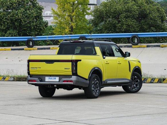 2026 Nissan Frontier Pro, жёлтый, 4270000 рублей - вид 3