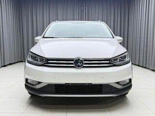 2023 Volkswagen Touran L II, белый, 1520000 рублей, вид 3