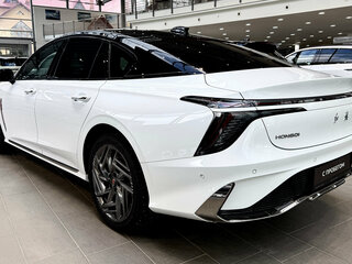 2025 Hongqi H6, белый, 3800000 рублей, вид 4