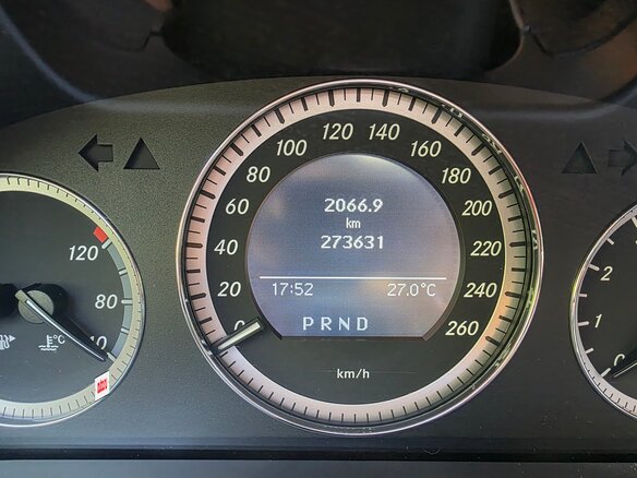 2011 Mercedes-Benz C-Класс 180 BlueEFFICIENCY III (W204), серебристый, 900000 рублей - вид 8