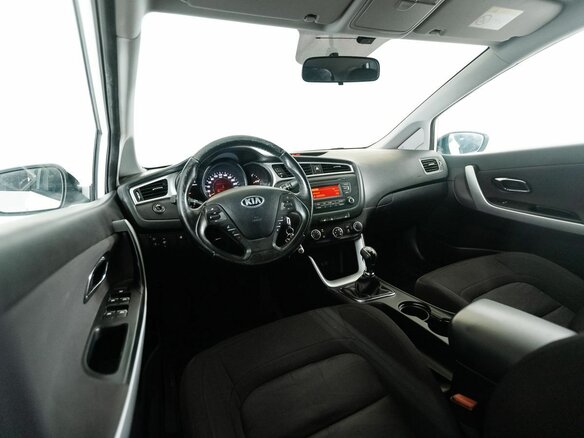 2016 Kia Ceed II Рестайлинг, белый, 1144000 рублей - вид 6