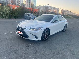 2022 Lexus ES 250 VII Рестайлинг, белый, 4000000 рублей, вид 4