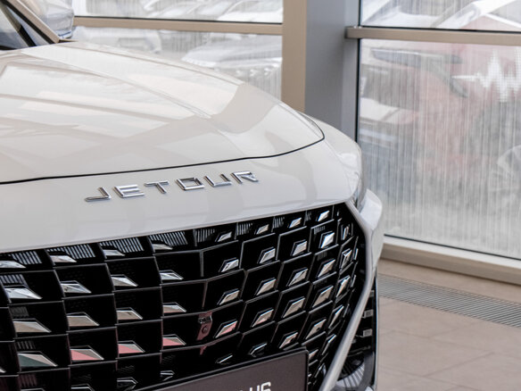 2026 Jetour X70+ I Рестайлинг, белый, 3399000 рублей - вид 9