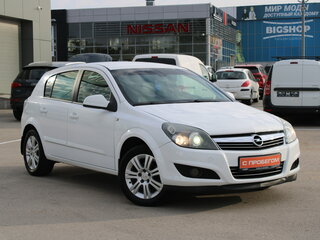 2012 Opel Astra H Рестайлинг, белый, 669000 рублей, вид 1