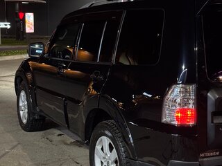 2007 Mitsubishi Pajero IV, чёрный, 1070000 рублей, вид 5