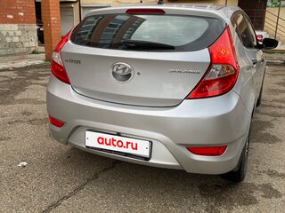 2011 Hyundai Solaris I, серебристый, 710000 рублей, вид 4