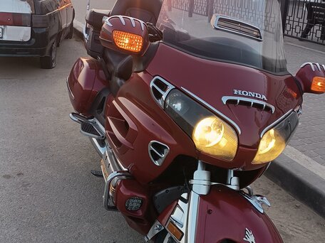 2003 Honda GL 1800 Gold Wing, красный, 810000 рублей, вид 4