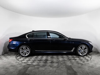 2017 BMW 7 серии Long 750Li xDrive VI (G11/G12), чёрный, 2499000 рублей, вид 4