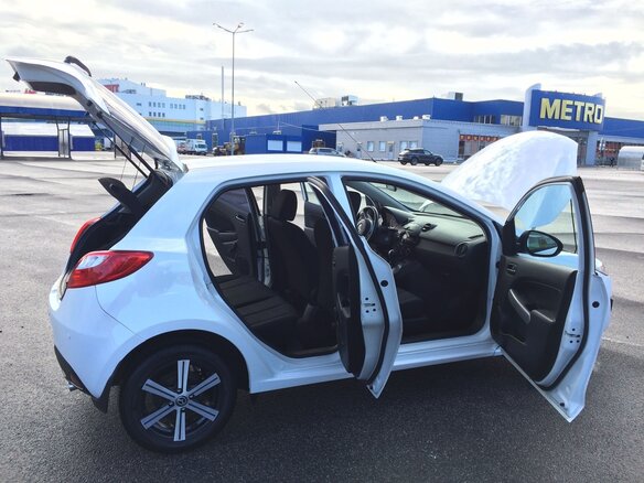 2012 Mazda 2 II Рестайлинг (DE2), белый, 920000 рублей - вид 12